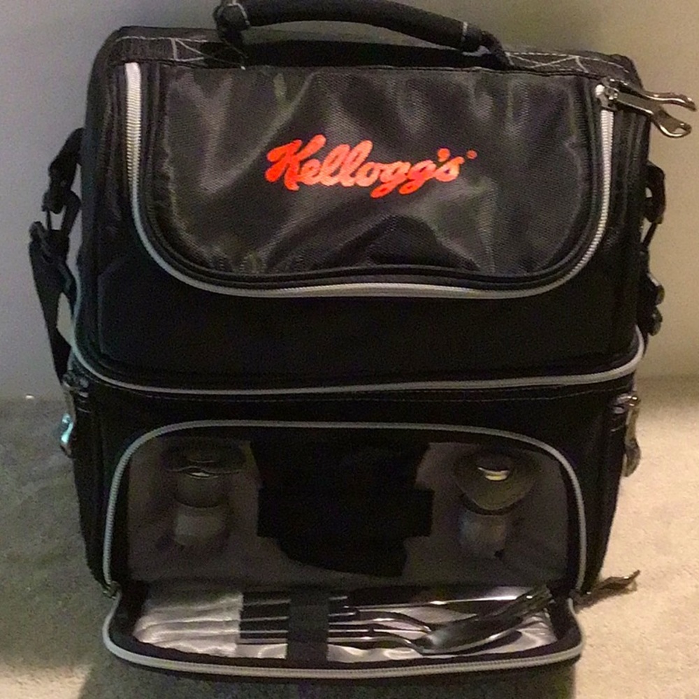 7 Piece Set Lunch Bag by Picnic Time with Kellogg’s Logo